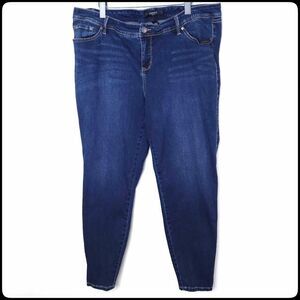 TORRID Deep Blue Whiskered Stretchy Soft Cotton Blend Skinny Everyday Jeans 22T